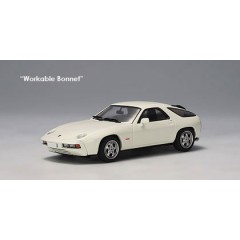 1:43 Масштабная модель Porsche 928 1977 (с открывающимся капотом) (white)