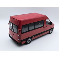1:24 Масштабная модель VOLKSWAGEN Crafter Bus, red