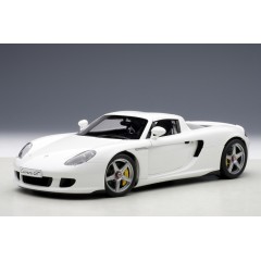 1:18 Масштабная модель Porsche Carrera GT (white)