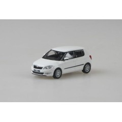 1:43 Масштабная модель Skoda Fabia II (facelift) 2012 White Candy Uni