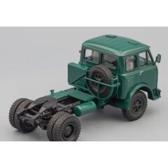 1:43 Масштабная модель МАЗ-504Б седельный тягач, т.зеленый