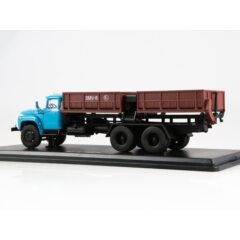 1:43 Масштабная модель Загрузчик машин для внесения минеральных удобрений ЗМУ-8 (133ГЯ)