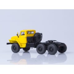 1:43 Масштабная модель 44202 седельный тягач 6х6
