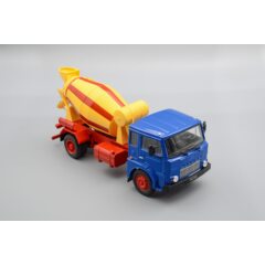 1:43 Kultowe Ciezarowki PRL-u №71 - JELCZ P 325 MS-31