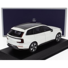 1:43 Масштабная модель VOLVO EX90 4х4 (кроссовер) 2024 Crystal White Pearl