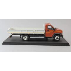 1:43 Масштабная модель ГАЗон C41R31 бортовой с тентом, красный / серый