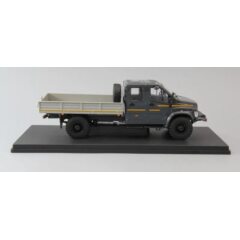 1:43 Масштабная модель ГАЗон C42A31 бортовой с тентом, черный / серый