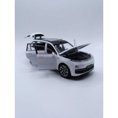 1:32 Масштабная модель Lixiang L9, белый