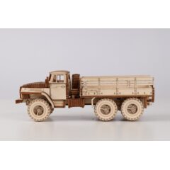 1:35 Сборная модель Грузовик 4320 бортовой