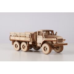 1:35 Сборная модель Грузовик 4320 бортовой