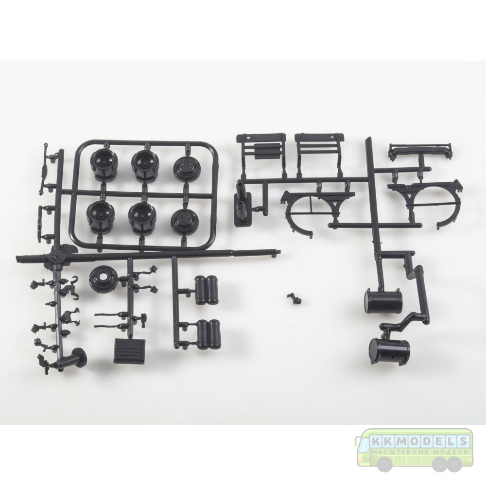 1:43 Сборная модель КРАЗ-258Б1 с полуприцепом ТЗ-22