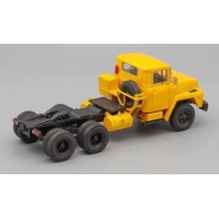 1:43 Масштабная модель КРАЗ 252 седельный тягач (1979-1990), желтый
