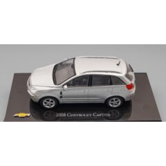 1:43 Масштабная модель Chevrolet Captiva 2008 (версия для США и Бразилии, аналог Opel Antara) серебристый