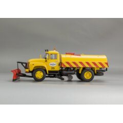 1:43 Масштабная модель Автомобиль Поливомоечный «ПМ-130Б» - Томск Аэропорт «Богашево» 1982 г.