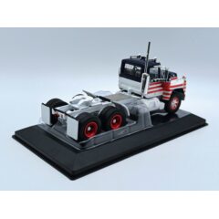 1:43 Масштабная модель MACK R-Series "Stars and Stripes" 1966 Blue/Red/White седельный тягач