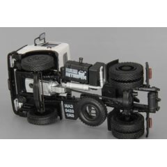 1:43 Масштабная модель МАЗ 5433 седельный тягач (1991-1997), белый