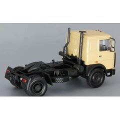 1:43 Масштабная модель МАЗ 54327 седельный тягач (1988-1999), бежевый