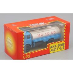 1:43 Масштабная модель МАЗ АСРТ-6,2 Молоко, голубой / белый