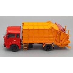 1:43 Kultovni nakladaky №2 - JELCZ 325 мусоровоз WUKO SM-101