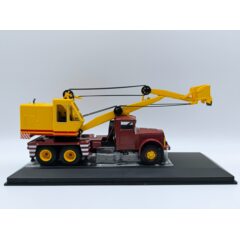 1:43 Масштабная модель TATRA 111 D-030 A (1958), Red/Yellow