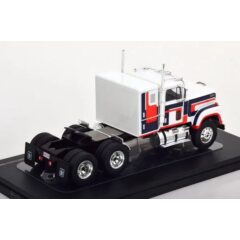 1:43 Масштабная модель INTERNATIONAL Transtar 4300 towing vehicle (1980), white dark blue red