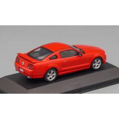 1:43 Масштабная модель FORD Mustang GT 2005