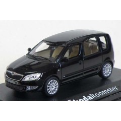 1:43 Масштабная модель Skoda Roomster (Facelift 2010) black magic