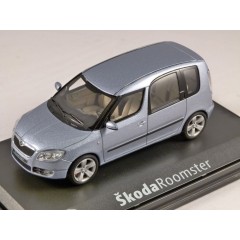 1:43 Масштабная модель Skoda Roomster 2007 Polar Metallic