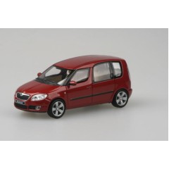 1:43 Масштабная модель Skoda Roomster 2007 red flam.metallic