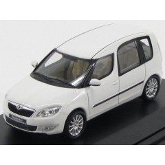1:43 Масштабная модель Skoda Roomster 2012 White