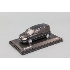 1:43 Масштабная модель Skoda Roomster FL Praktik (2010) Magic Black Metallic