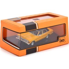 1:43 Масштабная модель FORD Transit MKII техничка "Rothmans Rally Team" с багажником и колесами на крыше 1980FORD Taunus GLX 1983 Yellow