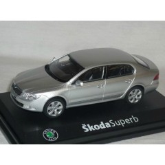 1:43 Масштабная модель Skoda Superb II 2008 Anthracite Gray Metallic