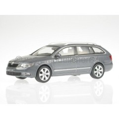 1:43 Масштабная модель Skoda Superb II Combi 2010 Platin Gray Metallic
