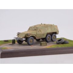 1:43 Сборная модель Бронетранспортёр БТР-152К