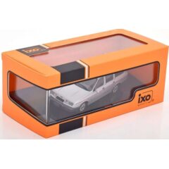 1:43 Масштабная модель FORD Sierra Turnier Ghia 1986 Silver