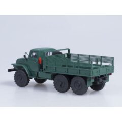 1:43 Масштабная модель 375Д бортовой (зеленый)