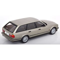 1:18 Масштабная модель BMW 530i (E34) Touring 1991 Grey Metallic