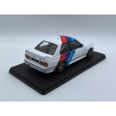 1:24 Масштабная модель BMW M3 (E30) 1989 White/Decorated
