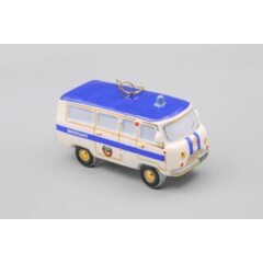 Ёлочная игрушка "Буханка "Милиция" белая с синей крышей