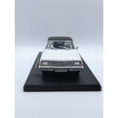 1:24 Масштабная модель OPEL Diplomat V8 Coupe 1965 White/Black