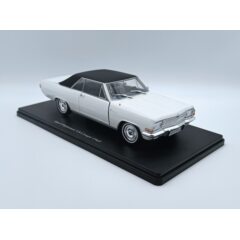 1:24 Масштабная модель OPEL Diplomat V8 Coupe 1965 White/Black