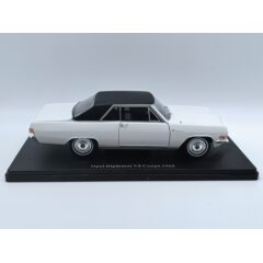 1:24 Масштабная модель OPEL Diplomat V8 Coupe 1965 White/Black
