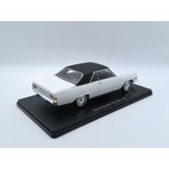 1:24 Масштабная модель OPEL Diplomat V8 Coupe 1965 White/Black