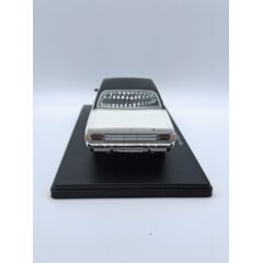 1:24 Масштабная модель OPEL Diplomat V8 Coupe 1965 White/Black