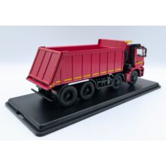 1:43 Масштабная модель КАМАЗ-65801-68 самосвал