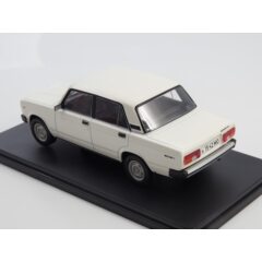 1:24 Легендарные Советские Автомобили №57 – Волжский-2105 “Жигули”