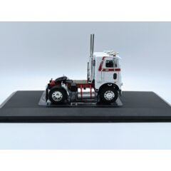 1:43 Масштабная модель седельный тягач FREIGHTLINER COE 1976 White/Red