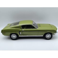1:12 Масштабная модель FORD Mustang GT Fastback 1968 Lime Gold Metallic
