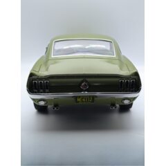 1:12 Масштабная модель FORD Mustang GT Fastback 1968 Lime Gold Metallic